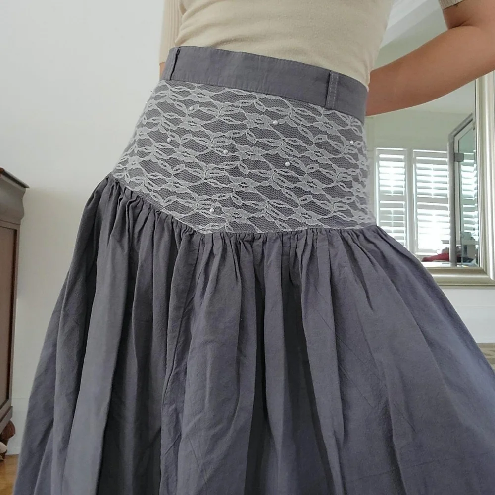 Vintage lace midi skirt - Picture 3 of 8
